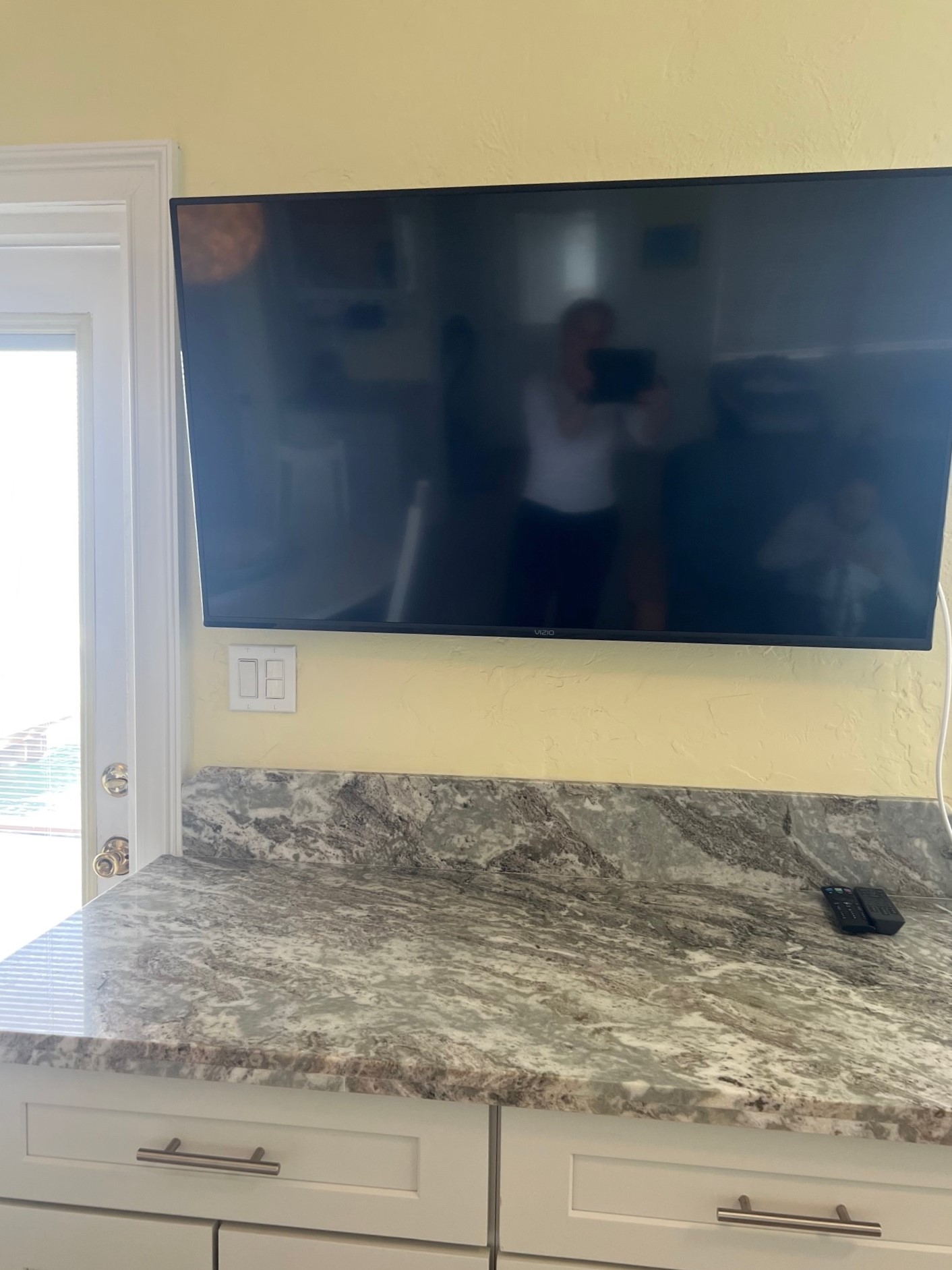 48" smart TV